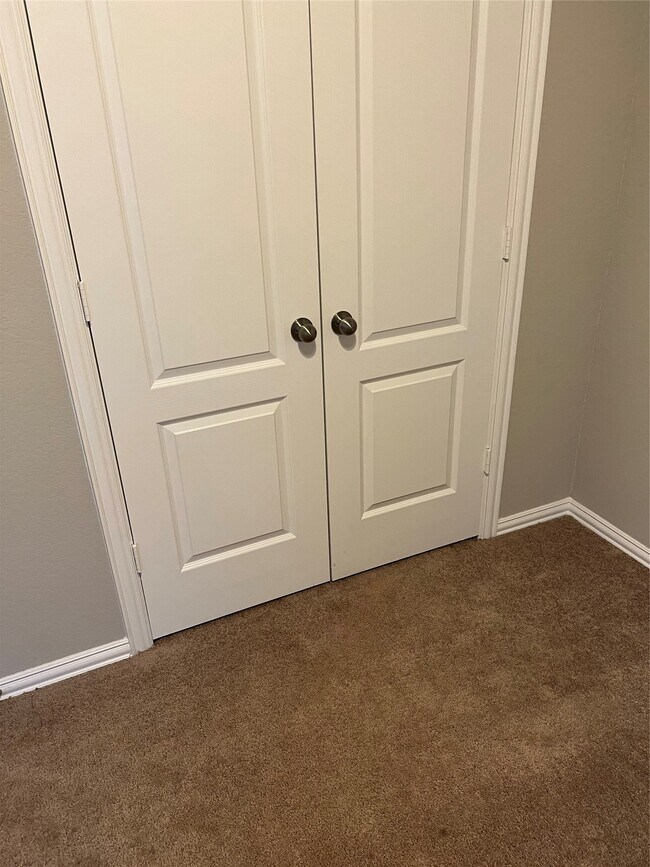 Building Photo - 8435 Chesney Trl