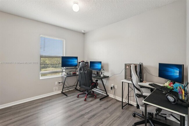 Building Photo - 508 Glenn Cross Dr