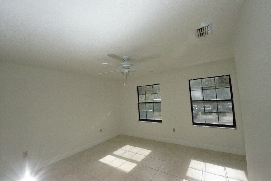 Building Photo - 140 Lime Rd