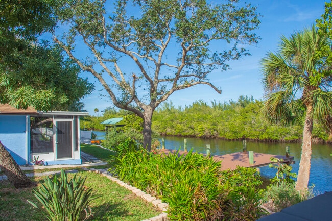 Building Photo - 922 Jackson Way