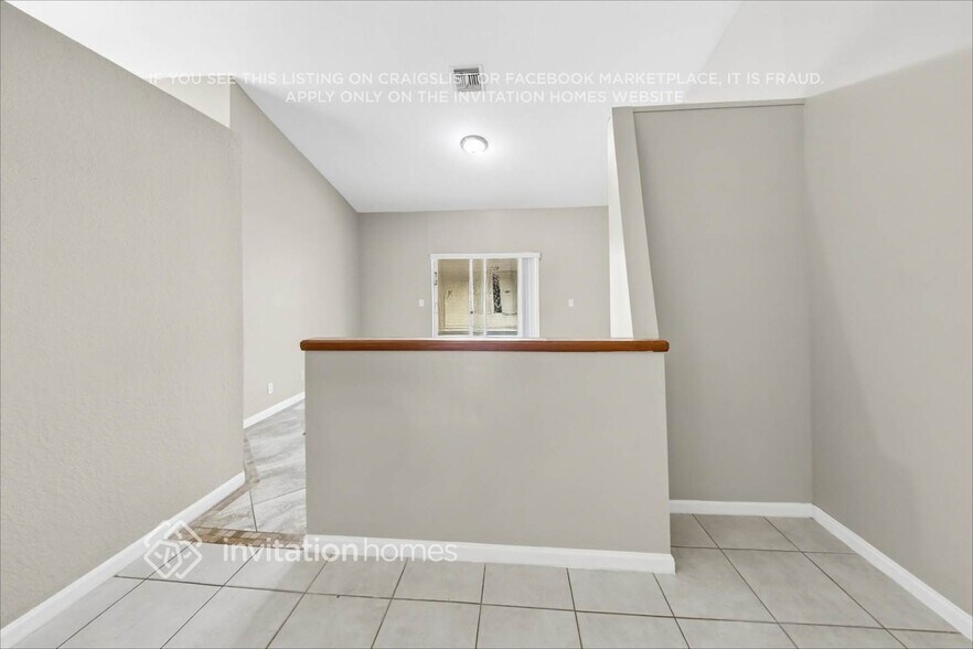 Building Photo - 10658 Pelican Dr