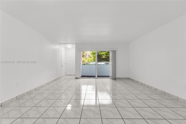 Building Photo - 9354 SW 77th Ave