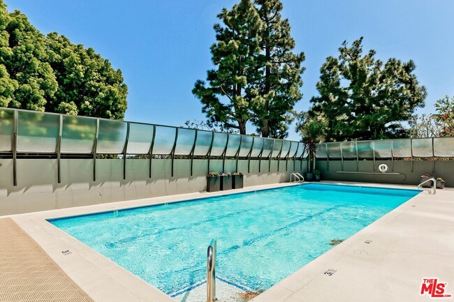 Building Photo - 2222 Ave of the Stars