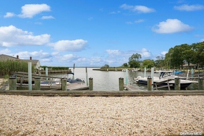 Building Photo - 5 Leafy Way