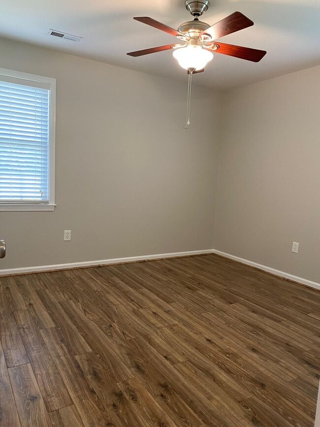 Building Photo - Charming 4BR/3BA Home in Azalea Acres – A Must-See