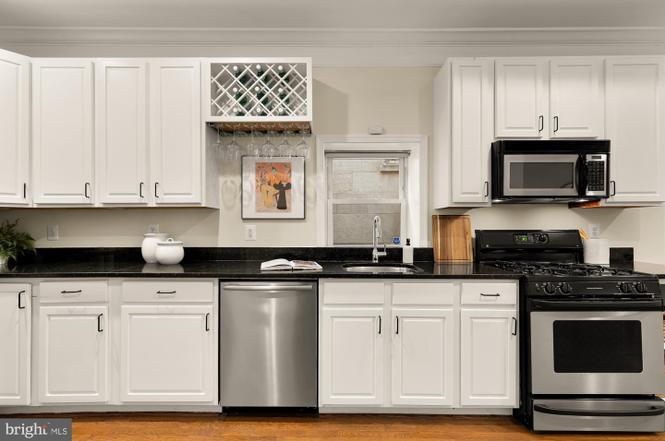 Building Photo - 1512 Park Rd NW