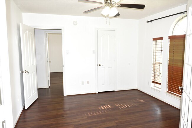 Building Photo - 2316 Hopi Dr