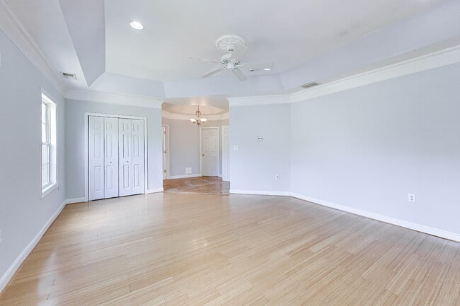 Building Photo - Spacious Deanwood Single-Family Home with Off-Street Parking