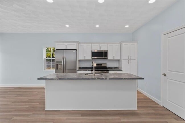 Building Photo - 45 Windsor Rd