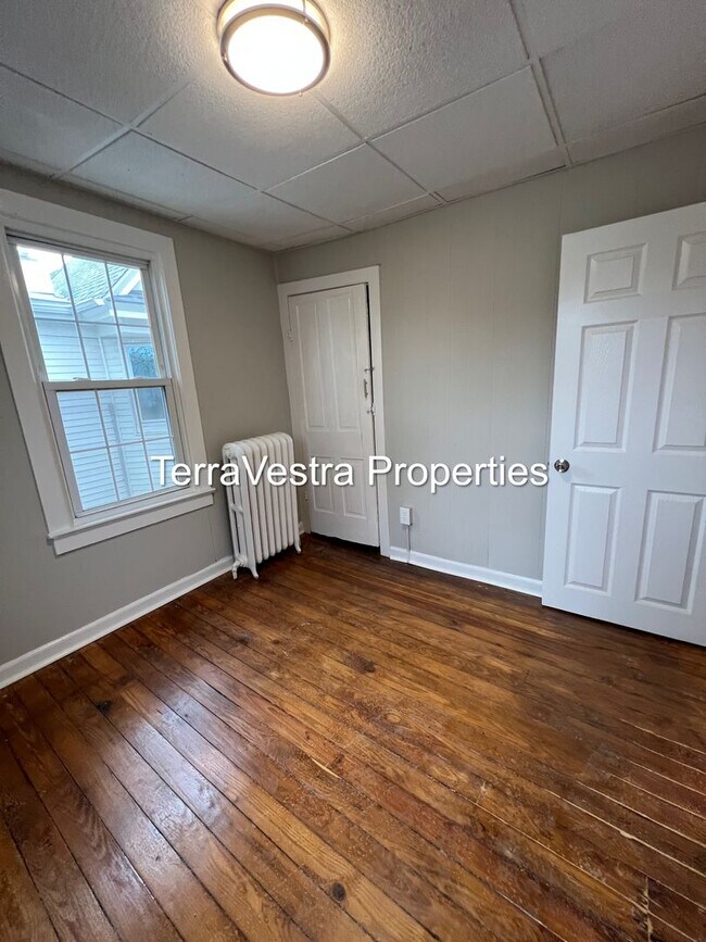 Building Photo - 4 Bed in Millville! Eligible for $500 Security Deposit.