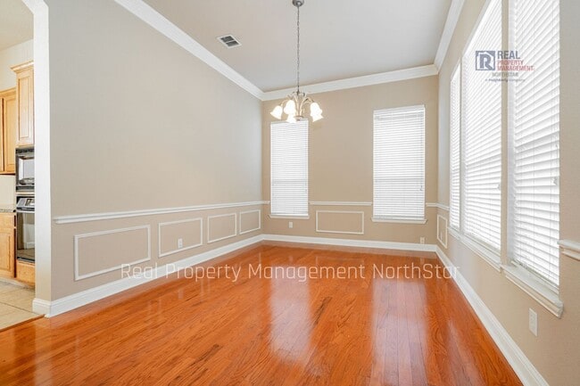 Building Photo - Lake Views, Space & Lifestyle – Ask about our move in specials!