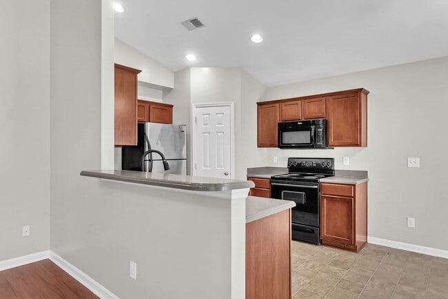 Building Photo - Charming 3-Bedroom, 2-Bath Home available ...