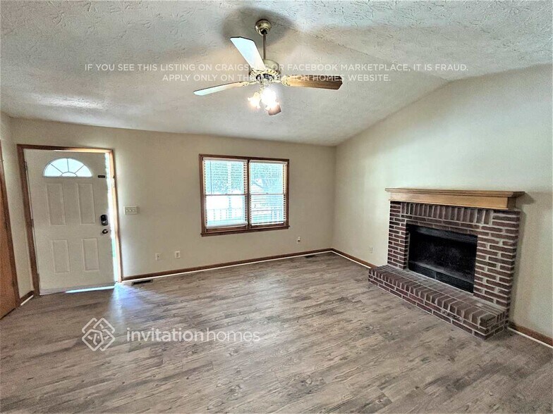 Building Photo - 2252 Chateau Dr