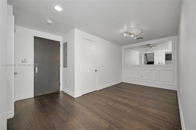 Building Photo - 900 Biscayne Blvd