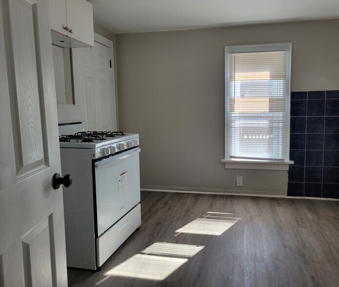 Building Photo - 479 N Eureka Ave