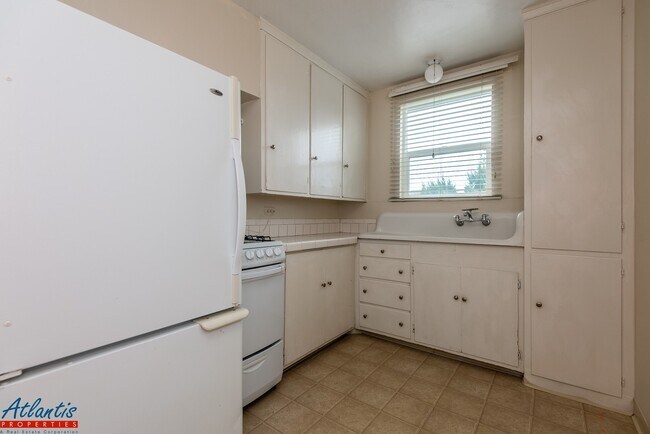 Building Photo - 211 Capitola Ave