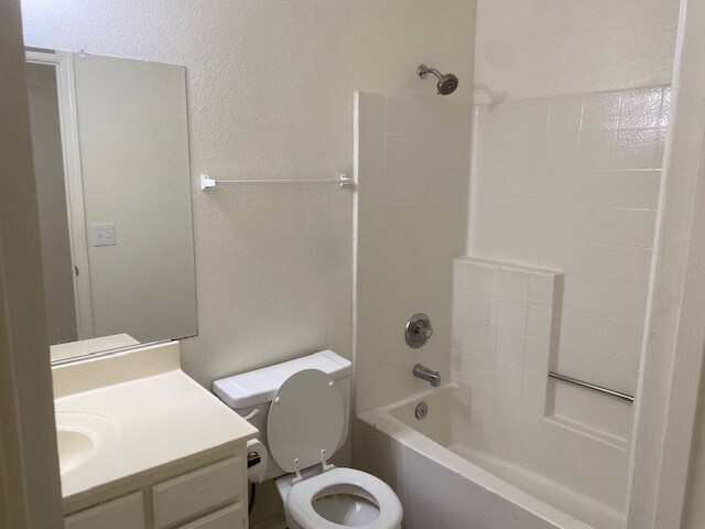 Building Photo - 6308 Castle Cary Dr