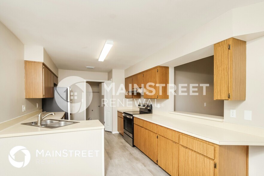 Building Photo - 865 Pine Wood Ave