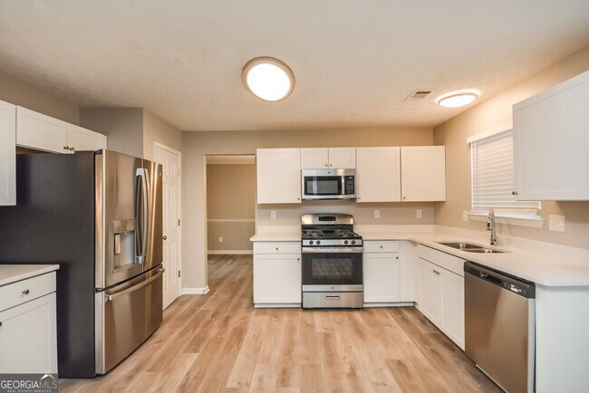 Building Photo - 5621 Winchester Pl