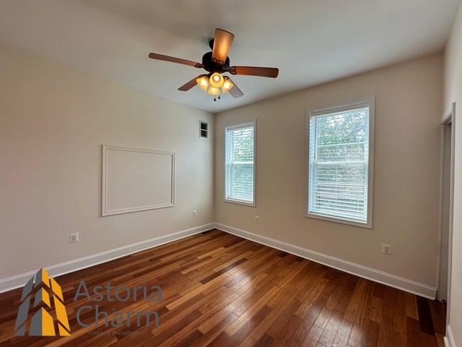 Building Photo - Live in Comfort: Spacious 3 Bedroom 2 Bath...