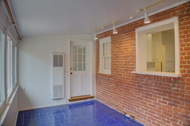 Building Photo - 3-bedroom, 2.5-bath home with mostly hardwood floors