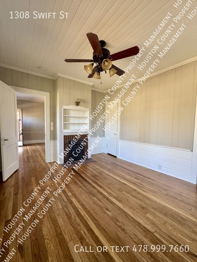 Building Photo - 1308 Swift St