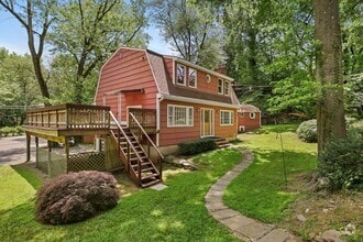 Building Photo - 21 Ferris Dr