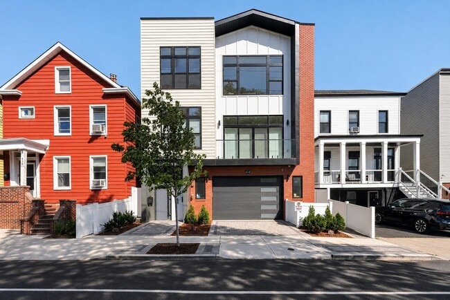 Building Photo - 414 New York Ave