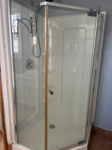 Building Photo - 300 S Washington St