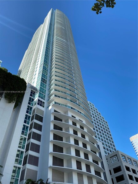 Building Photo - 950 Brickell Bay Dr