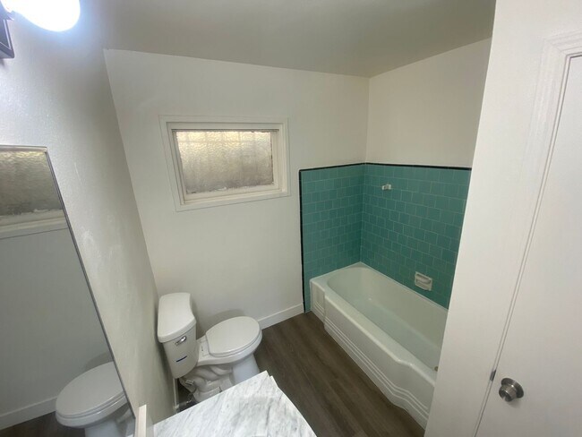 Building Photo - Brand New Spacious Oakland Hills home