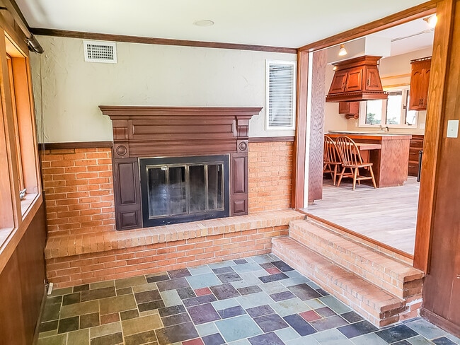 Building Photo - 185 Catering Rd