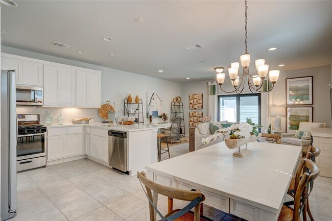 Building Photo - 1656 Artesian Spgs Xing