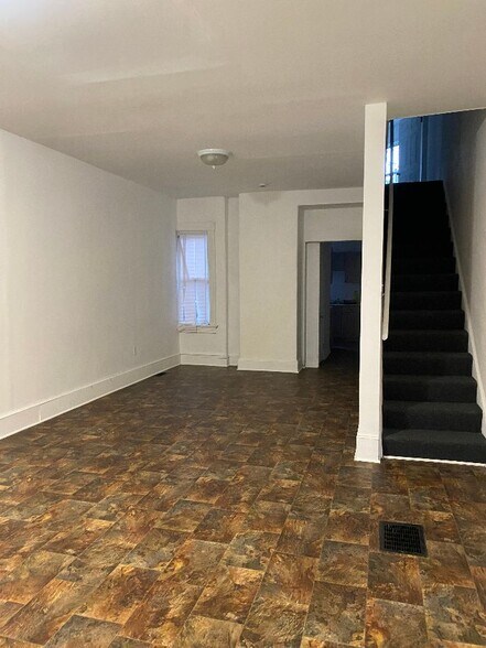 Building Photo - 151 Locust St