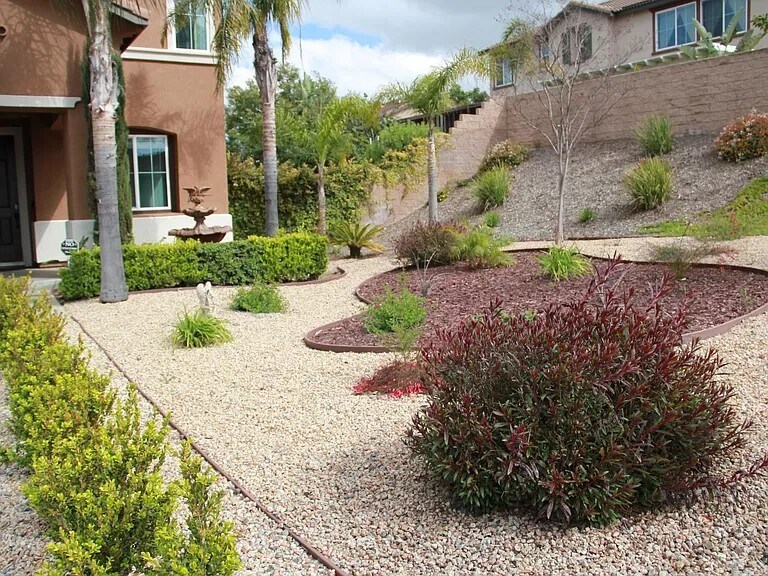 Building Photo - 9380 Dauchy Ave