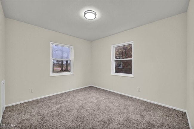 Building Photo - 766 E 232nd St