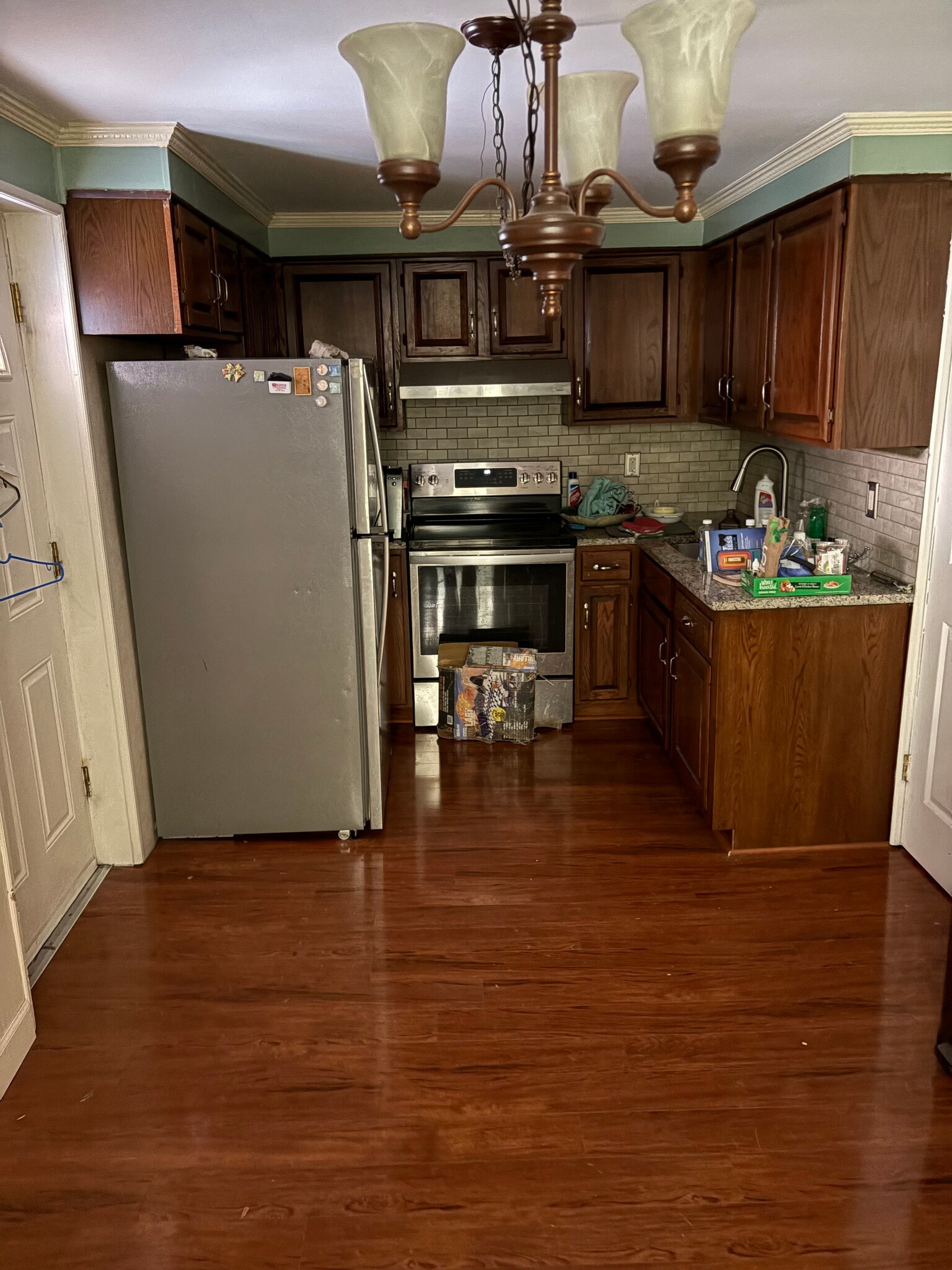 Kitchen - 1101 Forest Dr