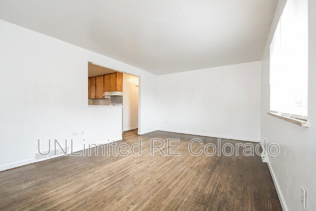 Building Photo - 1016 N Raleigh St