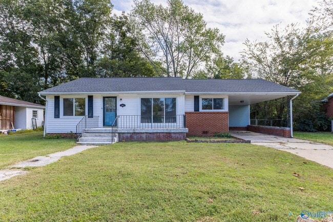 Building Photo - 816 Giles Dr NE