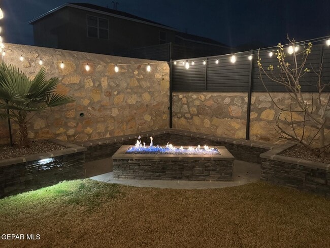 Building Photo - 1621 Sam Dominguez St