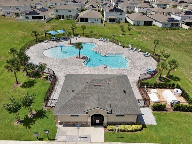 Building Photo - Beautiful 4 Bedroom, 2 bath home is Available for Rent in the Forest Lake Community!