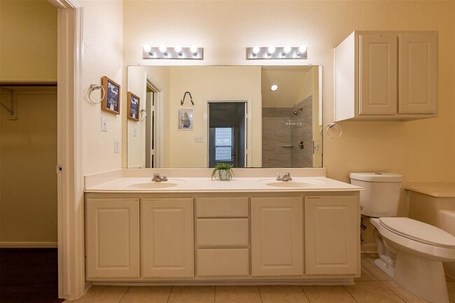 Building Photo - 7219 Crimson Sky Dr