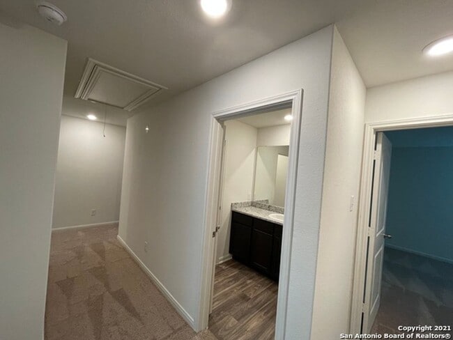 Building Photo - 4 Bedroom Home in  Savannah Place Subdivison In Converse, Tx