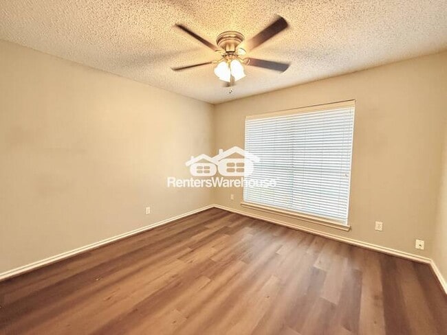 Building Photo - Beautiful Two-Story Home with Space, Comfo...