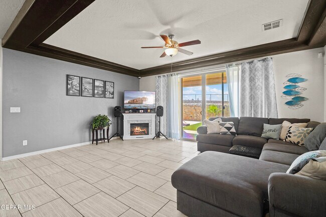 Building Photo - 212 S Manzanita Dr