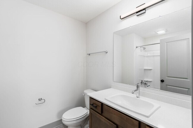 Building Photo - 858 E Starr Ave