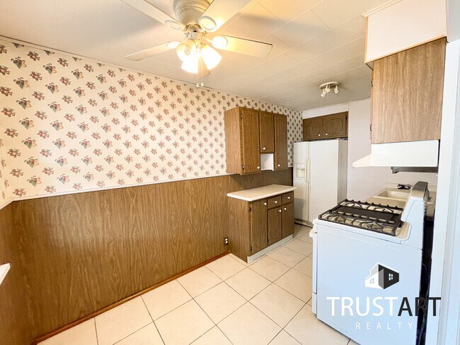 Building Photo - 3 bedroom house in Tacony