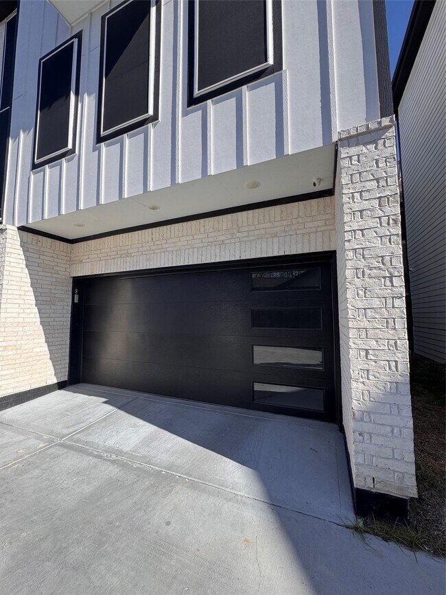 Building Photo - 4406 Oats St