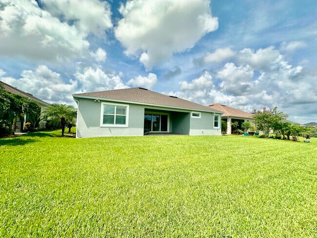 Building Photo - 3044 Trasona Dr