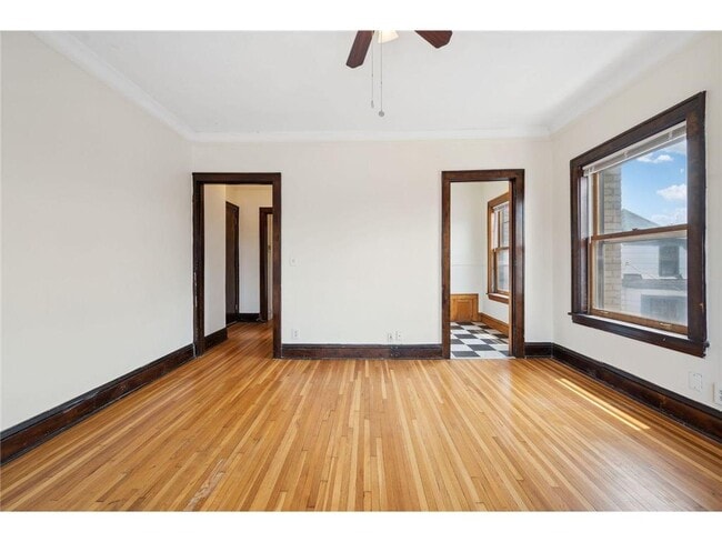 Building Photo - 1910 1st Ave S